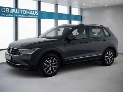 Gebraucht VW Tiguan Life 122 PS (89 kW) 2024 Grau SUV