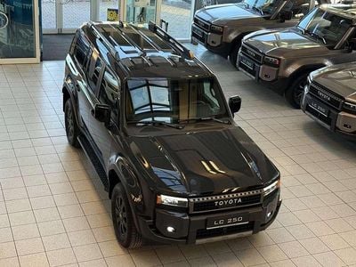 Neu Toyota Land Cruiser Cool 205 PS (150 kW) 2026 Dark grey  1l7 SUV