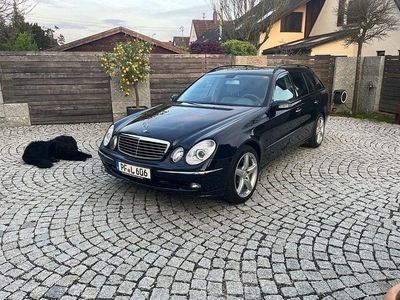 Second-hand Mercedes E280 Avantgarde 177 CP (130 kW) 2004 Albastru Berlinǎ