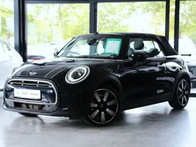 Gebraucht Mini Cooper Cabriolet Premium Plus 136 PS (100 kW) 2023 Schwarz Cabrio