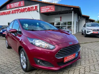 Gebraucht Ford Fiesta Trend 82 PS (60 kW) 2013 Rot Kleinwagen
