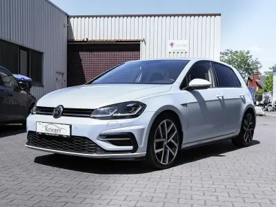 Gebraucht VW Golf VII Highline 125 PS (91 kW) 2018 Weiß Limousine