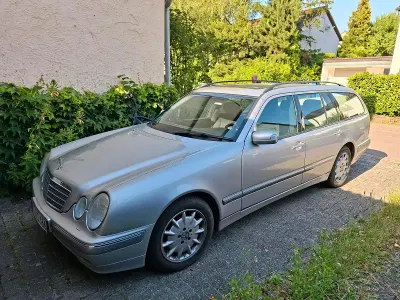 Gebraucht Mercedes E240 177 PS (130 kW) 2002 Grau Kombi