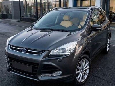 Gebraucht Ford Kuga Titanium 182 PS (133 kW) 2016 Grau SUV