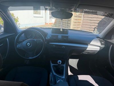 Usata BMW 116 122 CV (89 kW) 2009 Nero Utilitaria