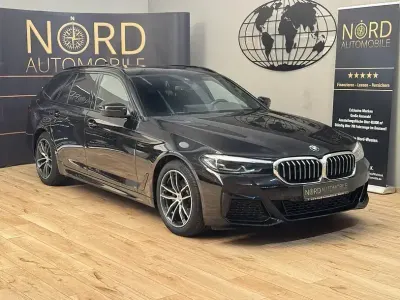 Gebraucht BMW 520 M Sport 190 PS (139 kW) 2021 Black sapphire metal (metallic) Kombi
