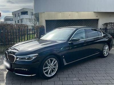 Gebraucht BMW 740 iPerformance 326 PS (239 kW) 2018 Schwarz Limousine
