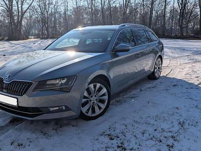 Gebraucht Skoda Superb Style 190 PS (139 kW) 2016 Silber Kombi
