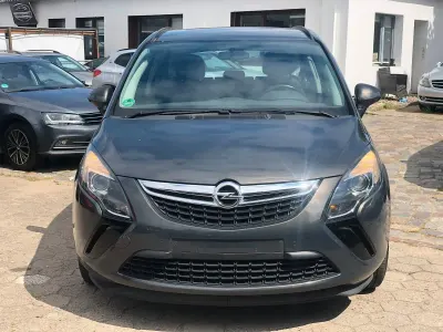 Gebraucht Opel Zafira Tourer Innovation 131 PS (96 kW) 2015 Braun Van / Kleinbus