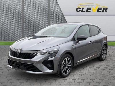 Grau Gebraucht 2024 Renault Clio V Techno Limousine | 19.500 € (Etwas zu teuer)