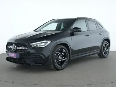Gebraucht Mercedes GLA200 AMG line 163 PS (119 kW) 2022 Kosmosschwarz SUV