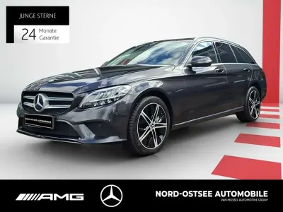 Używany Mercedes C300e Avantgarde 194 KM (142 kW) 2021 Szary Kombi