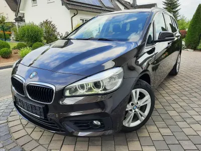 Gebraucht BMW 218 Gran Tourer Advantage 150 PS (110 kW) 2015 Braun Van / Kleinbus