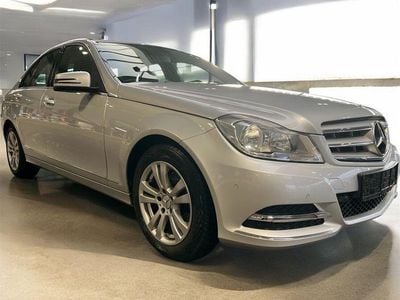 Gebraucht Mercedes C180 156 PS (114 kW) 2013 Silber Limousine