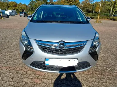 Begagnad Opel Zafira 120 HK (88 kW) 2016 Silver Minibuss