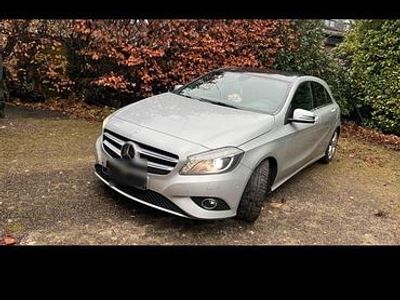 Gebraucht Mercedes A180 122 PS (89 kW) 2013 Silber Limousine