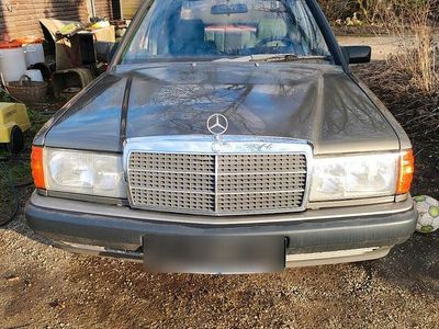 Usata Mercedes 190 109 CV (80 kW) 1990 Marrone Berlina