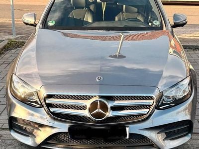 Używany Mercedes E220 AMG line 194 KM (142 kW) 2017 Brązowy Kombi