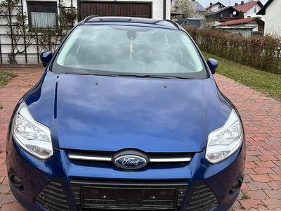 Gebraucht Ford Focus 2012 Blau Kombi