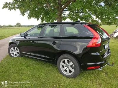 Używany Volvo XC60 Kinetic 150 KM (110 kW) 2015 Czarny SUV