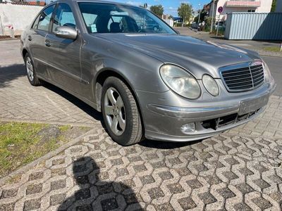 gebraucht Mercedes E220 