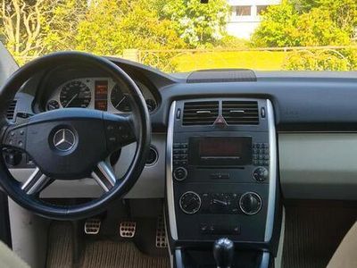 Mercedes B200