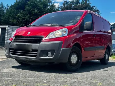 Gebraucht Peugeot Expert 163 PS (119 kW) 2016 Rot Van