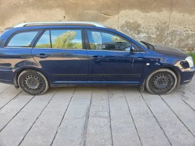 Gebraucht Toyota Avensis 114 PS (83 kW) 2006 Limousine