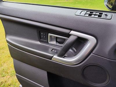 Land Rover Discovery 5