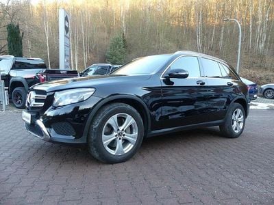 Schwarz (metallic) Gebraucht 2017 Mercedes GLC250 SUV | 27.990 € (Guter Preis)