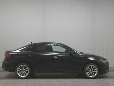 Begagnad Audi A3 S-Line 150 HK (110 kW) 2022 Svart Sedan