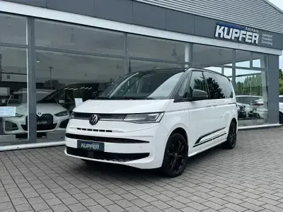 Gebraucht VW Multivan Edition 150 PS (110 kW) 2024 Candyweiss / deep black perle Van / Kleinbus