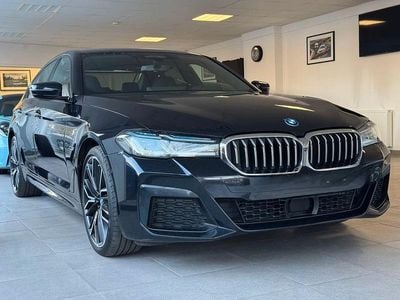 Second-hand BMW 545e Sport Line 394 CP (289 kW) 2022 Negru Berlinǎ
