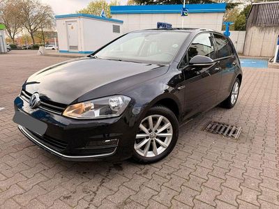 Gebraucht VW Golf VII LOUNGE 110 PS (80 kW) 2015 Schwarz Limousine
