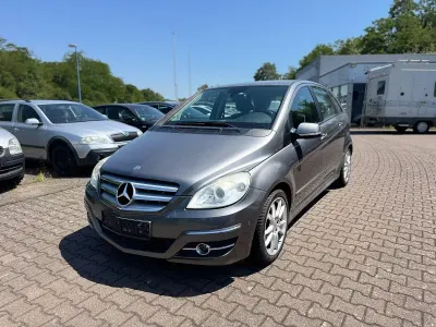 Gebraucht Mercedes B200 136 PS (100 kW) 2009 Grau Van / Kleinbus