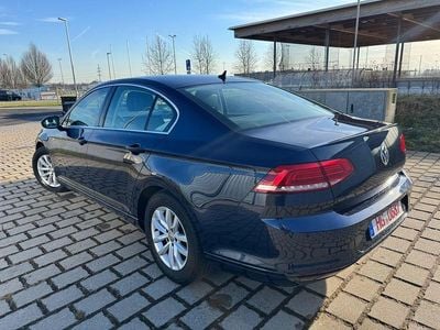 Gebraucht VW Passat Comfortline 150 PS (110 kW) 2015 Blau Limousine