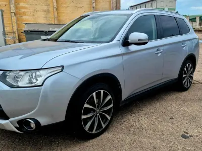 Gebraucht Mitsubishi Outlander 150 PS (110 kW) 2015 Silber SUV