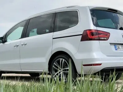Gebraucht Seat Alhambra 4Drive 177 PS (130 kW) 2019 Grau Van / Kleinbus