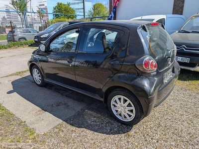 Second-hand Toyota Aygo Team 68 CP (50 kW) 2009 Negru Hatchback