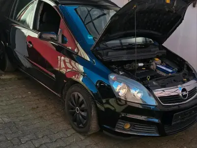 Usata Opel Zafira 140 CV (102 kW) 2005 Monovolume