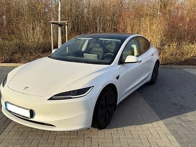 Gebraucht Tesla Model 3 Standard Range 208 kW (283 PS) 2023 Weiß Limousine