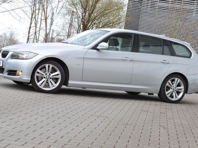 gebraucht BMW 330 3 Touring i XDRIVE*AHK*KLIMA*NAVI*LEDER*