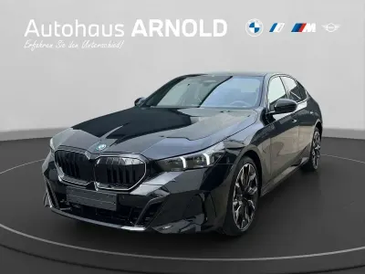Neu BMW 550e M Sport 489 PS (359 kW) 2026 Black sapphire Limousine