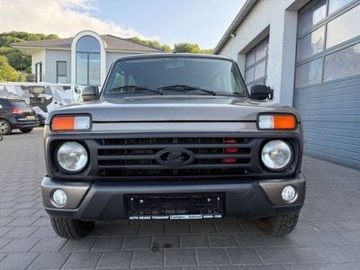 Lada Urban