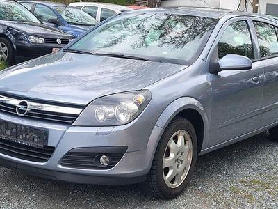 Gebraucht Opel Astra Edition 140 PS (102 kW) 2006 Silber Limousine