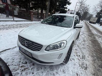 Weiß Gebraucht 2017 Volvo XC60 Kinetic SUV | 15.600 € (Fairer Preis)