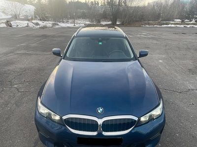 Gebraucht BMW 320 Sport Line 190 PS (139 kW) 2019 Blau Kombi