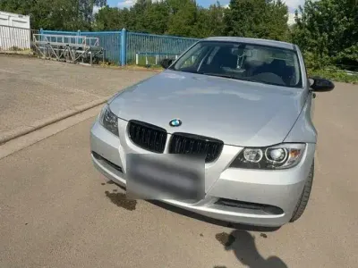 Gebraucht BMW 320 150 PS (110 kW) 2005 Silber Limousine