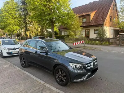 Używany Mercedes GLC250 204 KM (150 kW) 2016 Szary SUV