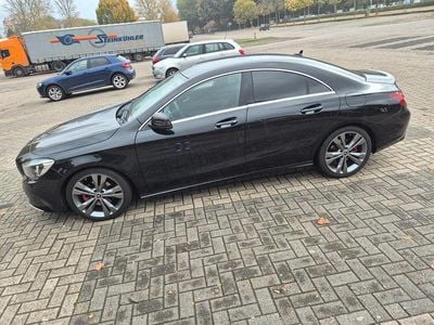 Gebraucht Mercedes CLA200 Urban 156 PS (114 kW) 2017 Schwarz Coupé